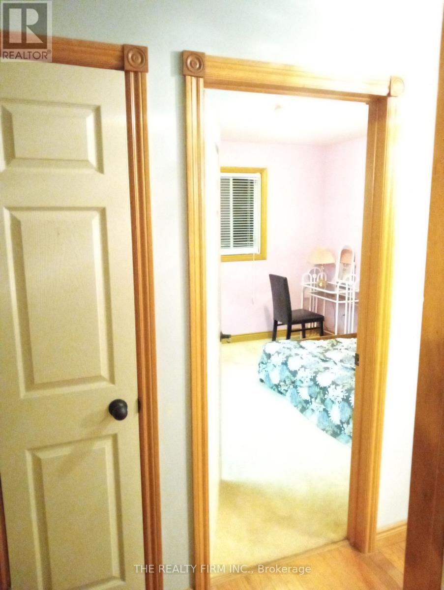 1132 Iroquois Crescent, Woodstock, Ontario  N4T 1C3 - Photo 17 - X12439764