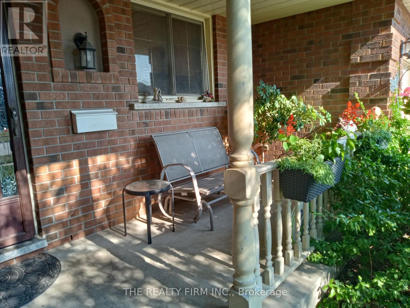 1132 Iroquois Crescent, Woodstock, Ontario  N4T 1C3 - Photo 2 - X12439764