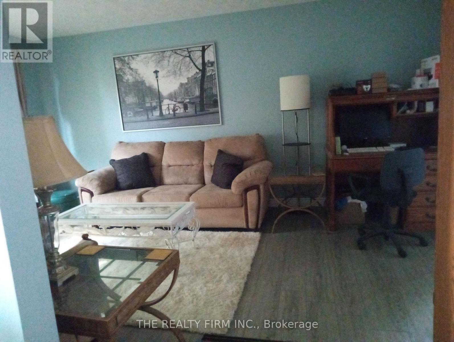 1132 Iroquois Crescent, Woodstock, Ontario  N4T 1C3 - Photo 3 - X12439764