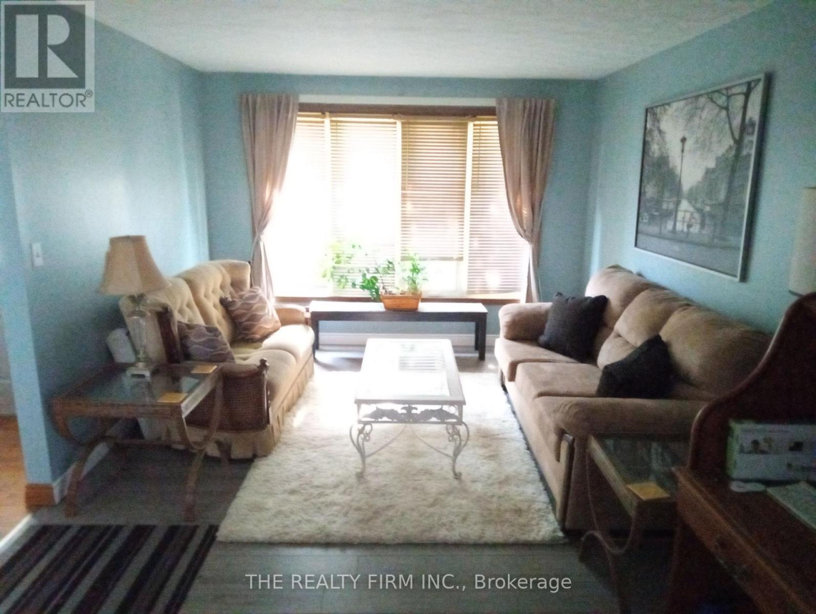 1132 Iroquois Crescent, Woodstock, Ontario  N4T 1C3 - Photo 4 - X12439764