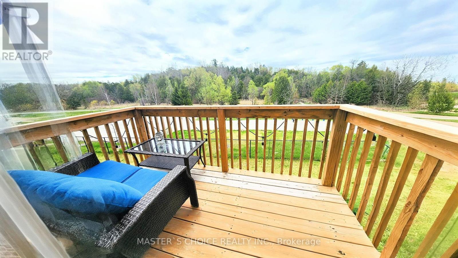 92 Lyall Stokes Circle, East Gwillimbury, Ontario  L0G 1M0 - Photo 8 - N12438847