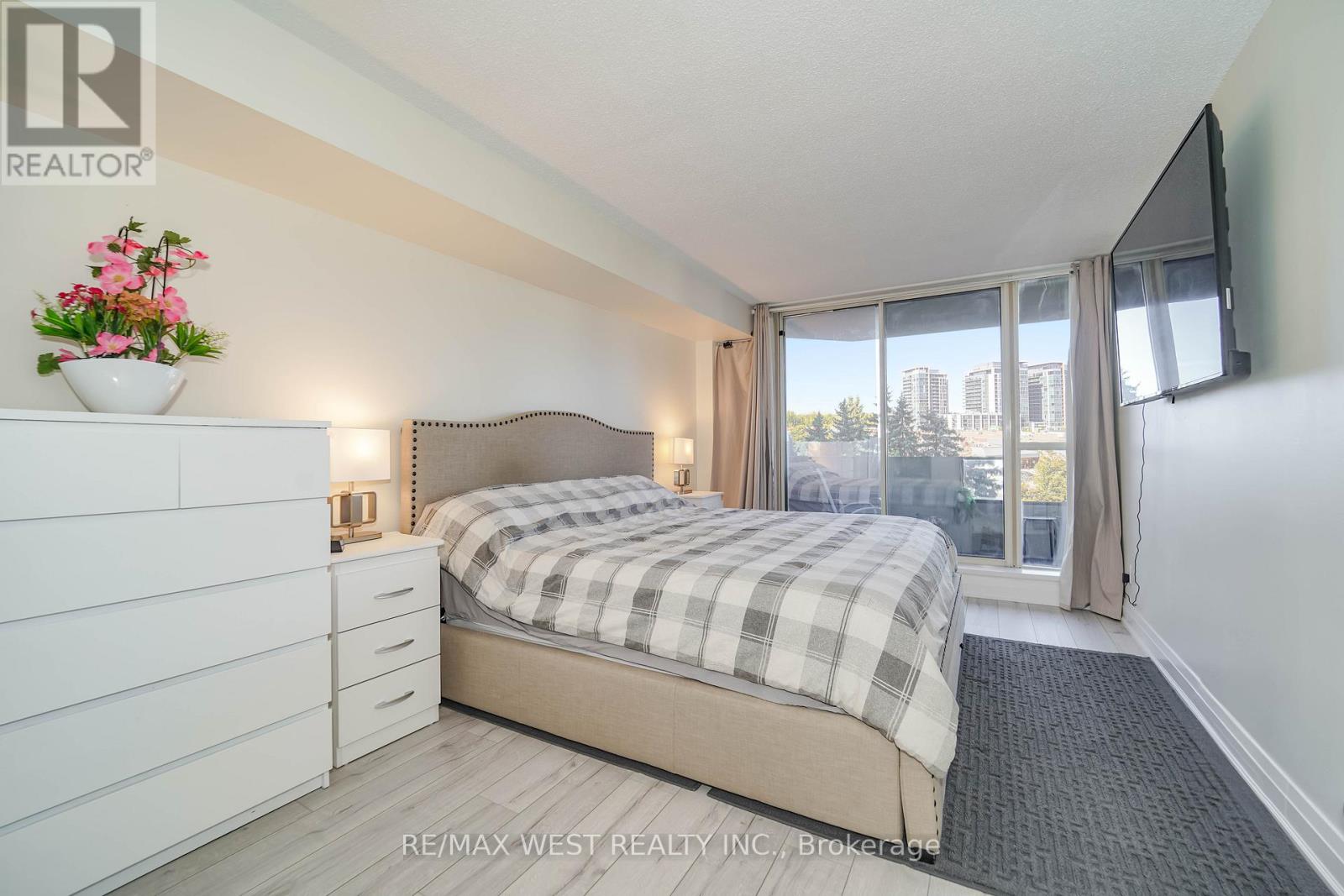 501 - 33 Weldrick Road E, Richmond Hill, Ontario  L4C 8W4 - Photo 7 - N12440431
