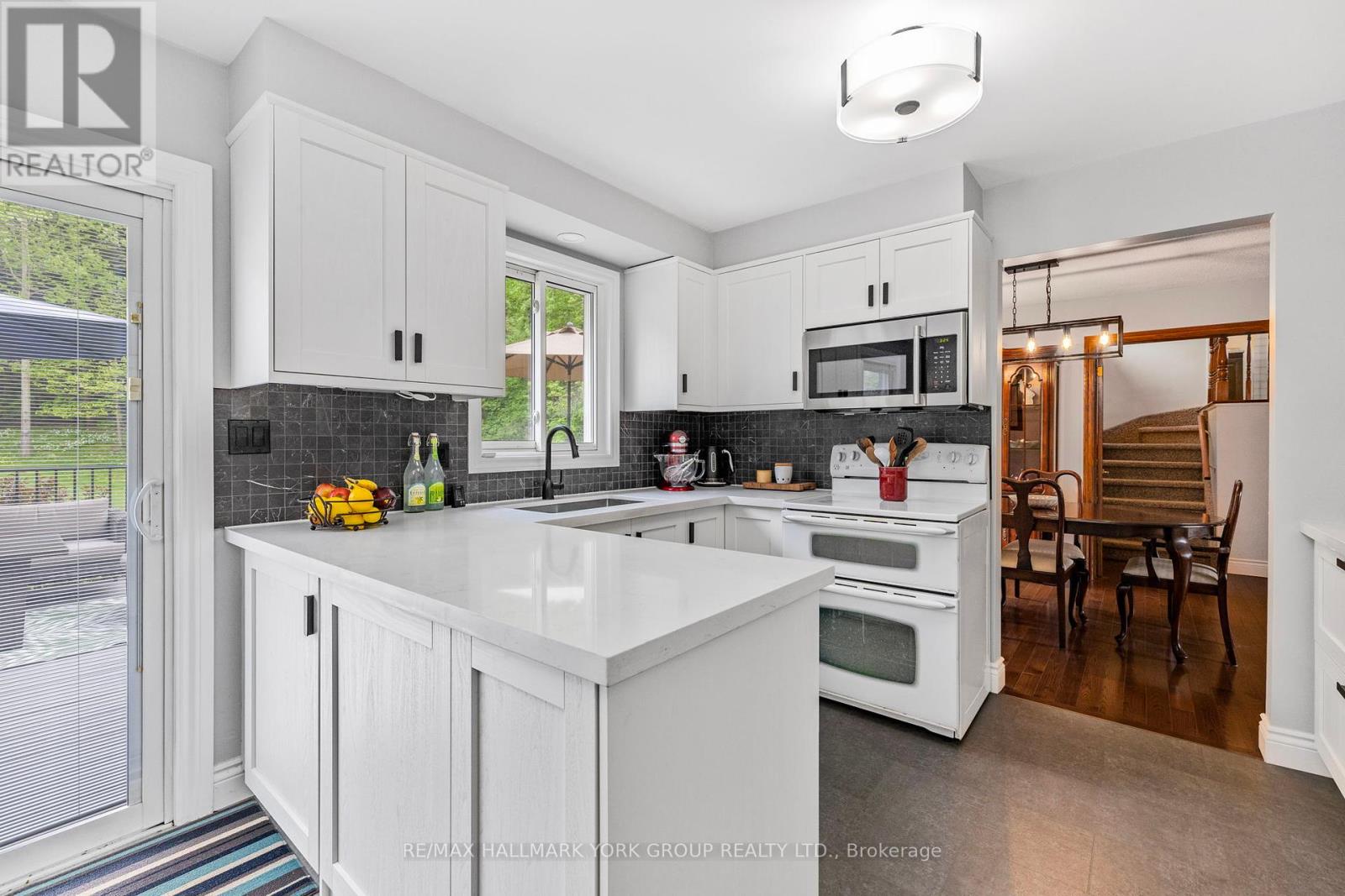 14 Anchor Court, East Gwillimbury (Holland Landing), Ontario  L9N 1G1 - Photo 16 - N12373911