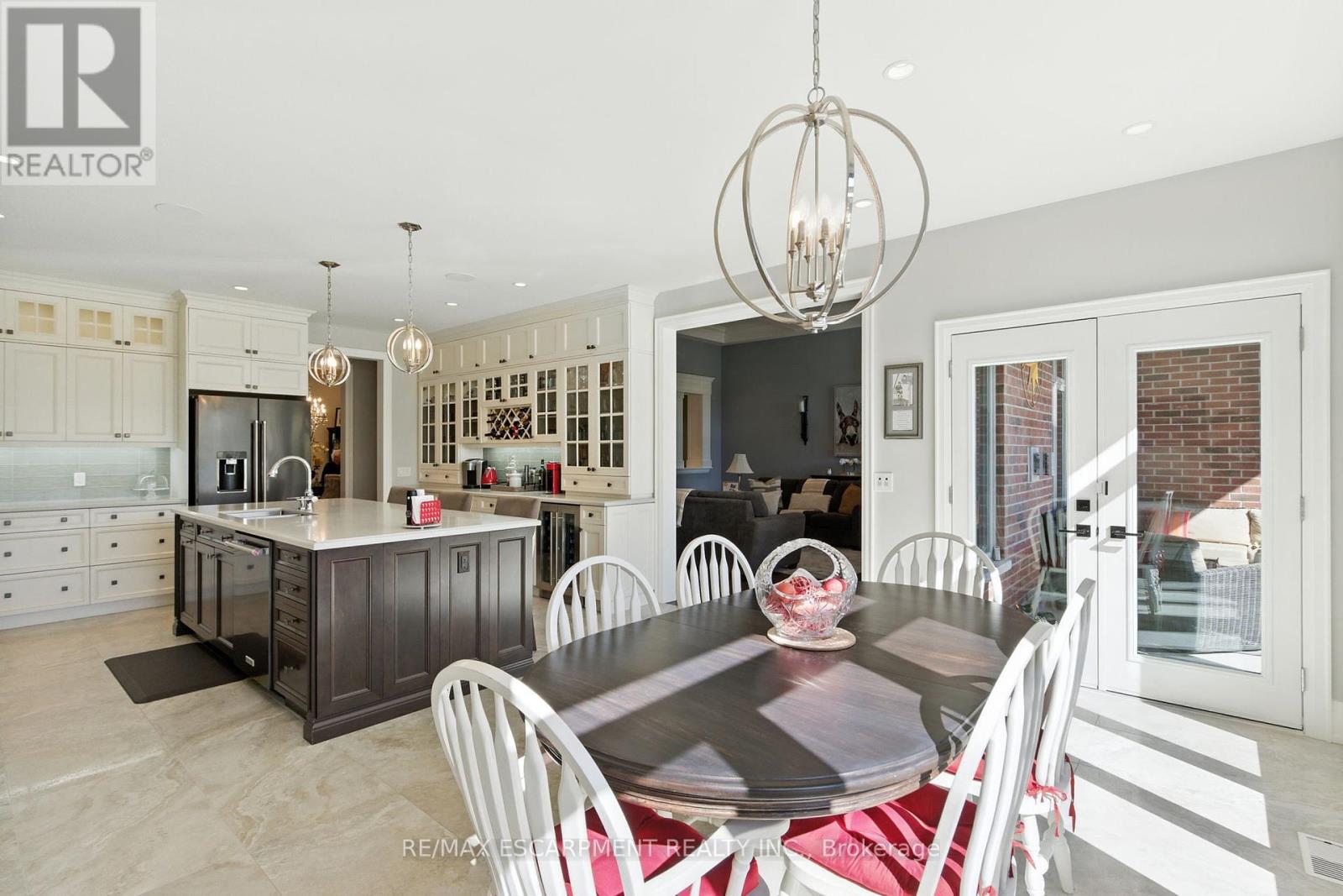 41 Shakespeare Road, Hamilton, Ontario  L9H 7R5 - Photo 16 - X12438380