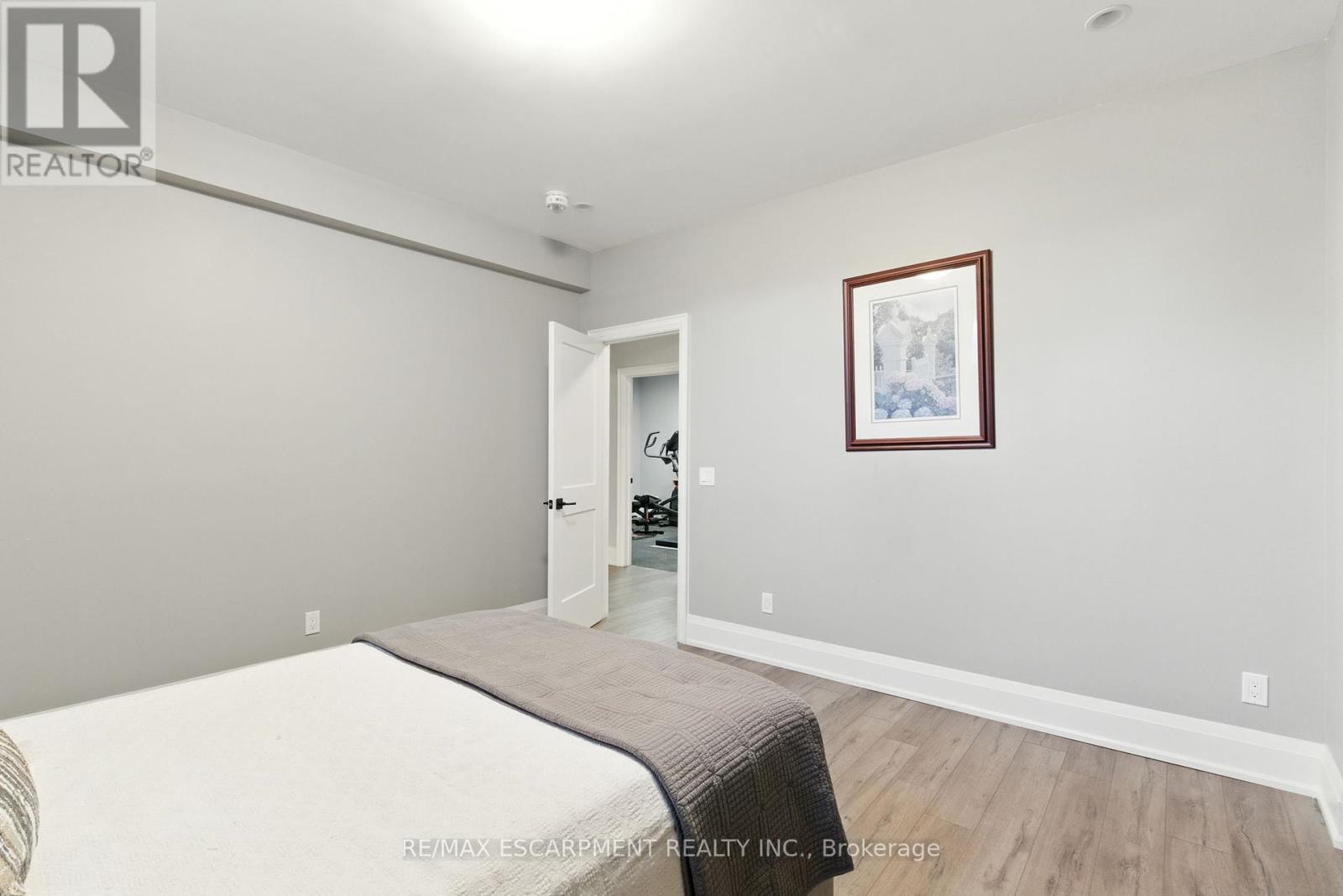 41 Shakespeare Road, Hamilton, Ontario  L9H 7R5 - Photo 35 - X12438380