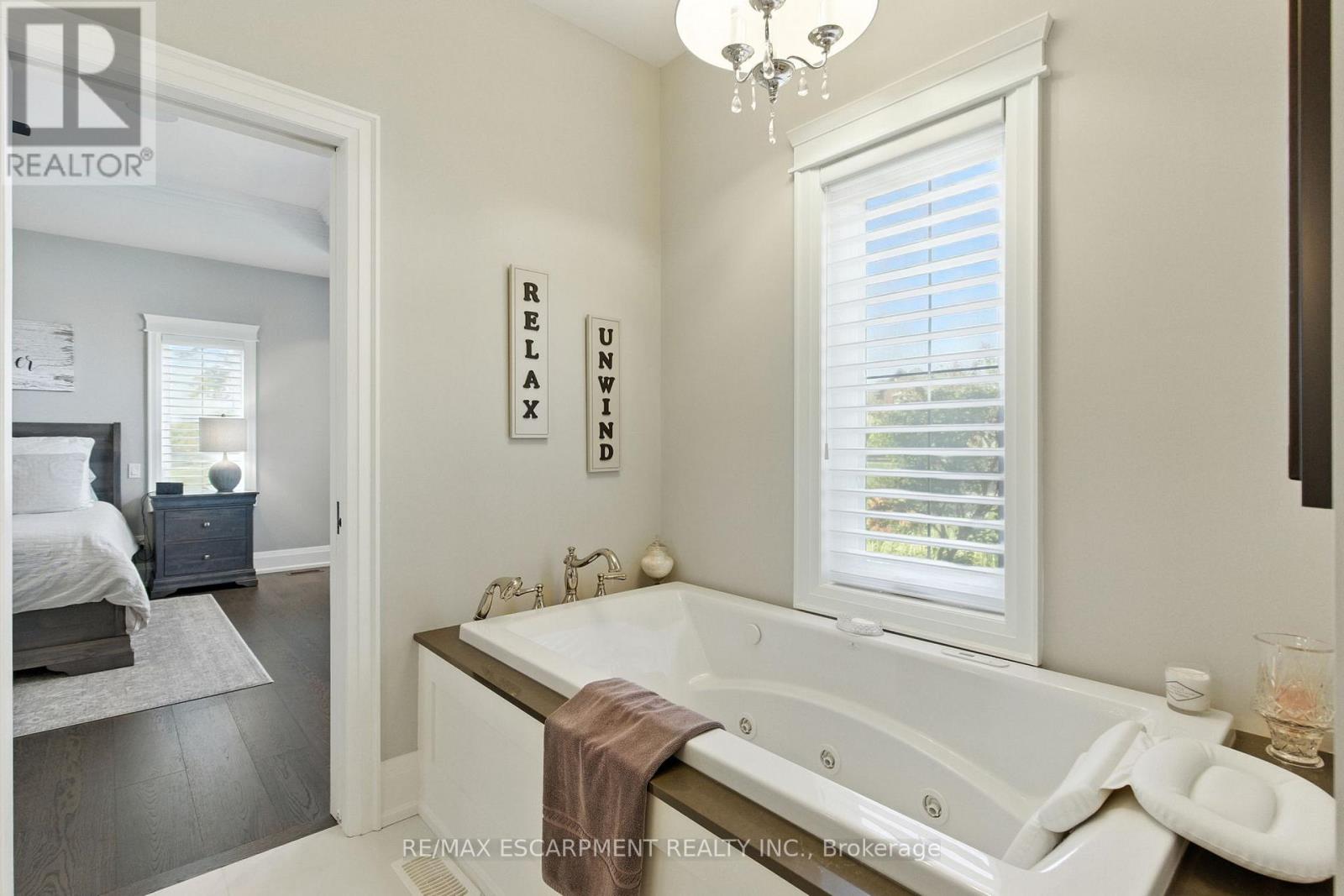 41 Shakespeare Road, Hamilton, Ontario  L9H 7R5 - Photo 20 - X12438380