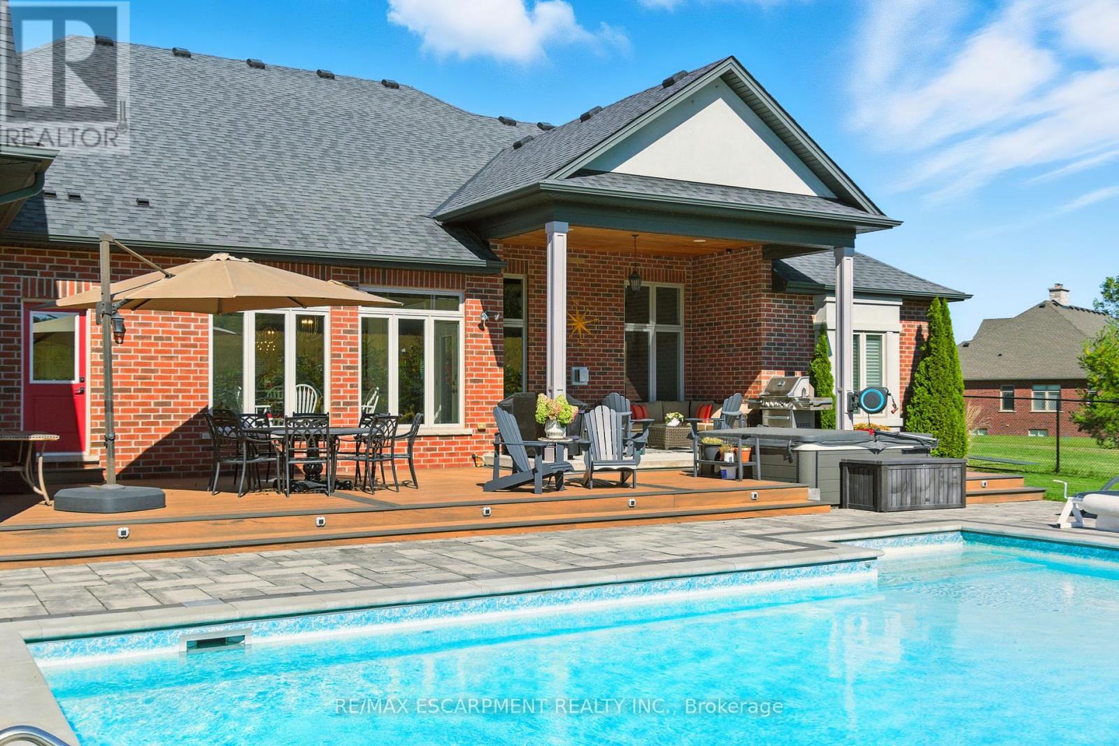 41 Shakespeare Road, Hamilton, Ontario  L9H 7R5 - Photo 42 - X12438380