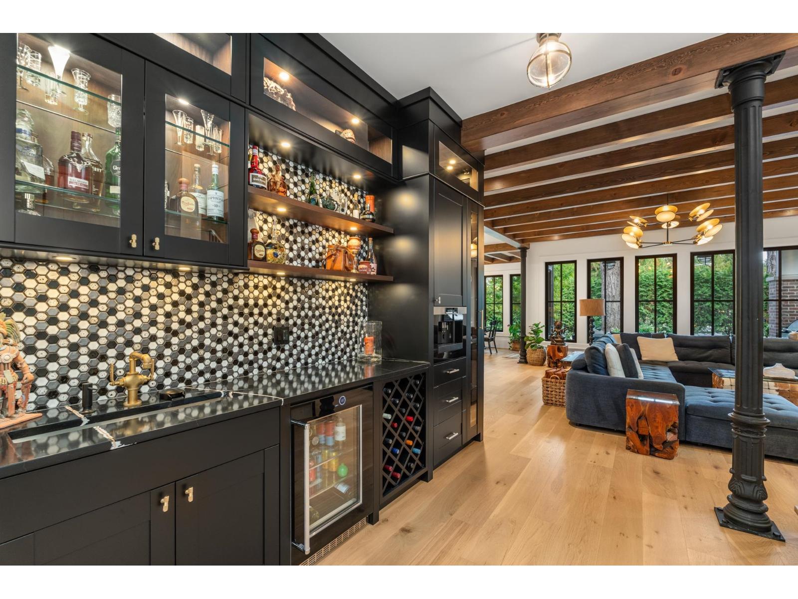 2408 Christopherson Road, Surrey, British Columbia  V4A 5W2 - Photo 4 - R3053400