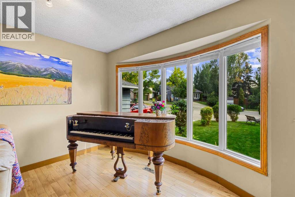 335 Ranch Estates Place Nw, Calgary, Alberta  T3G 1L8 - Photo 6 - A2253106