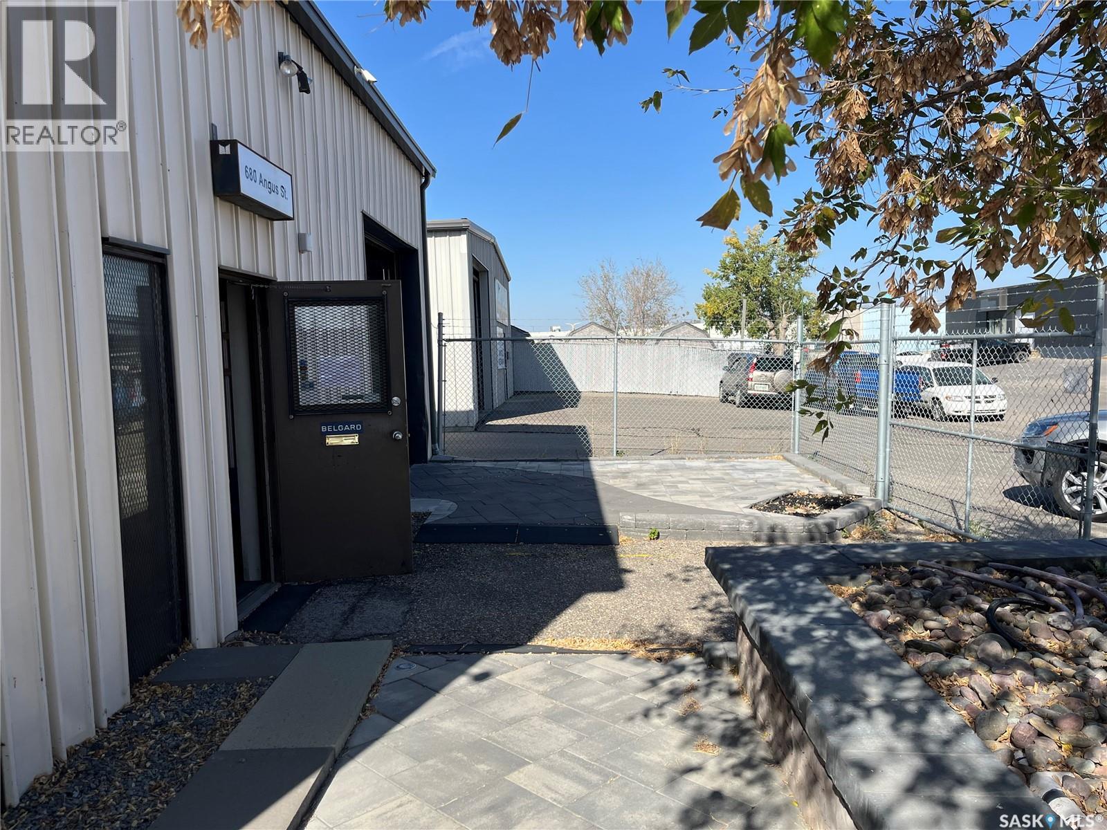 680 Angus Street, Regina, Saskatchewan  S4R 8P4 - Photo 2 - SK019858