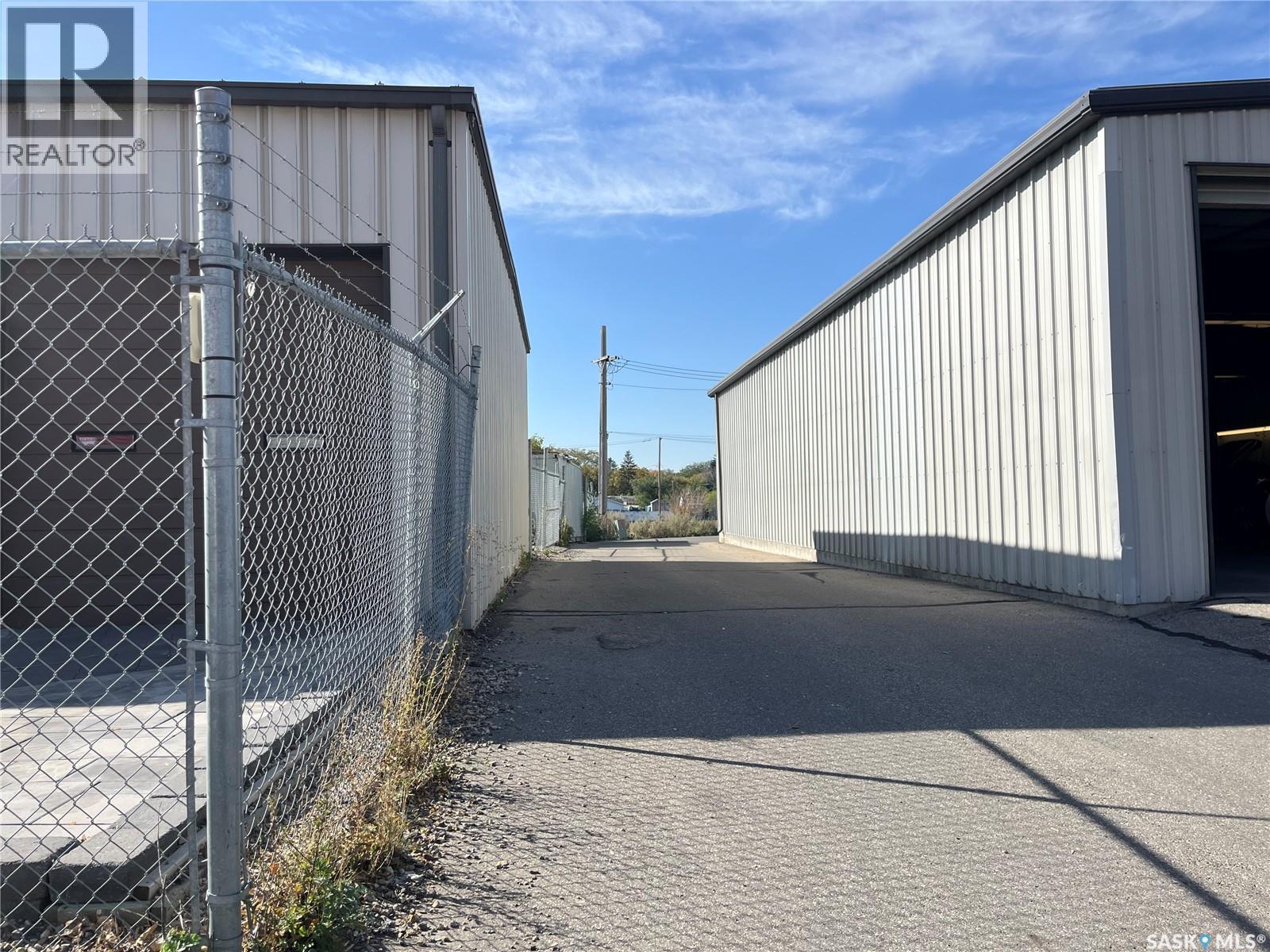 680 Angus Street, Regina, Saskatchewan  S4R 8P4 - Photo 3 - SK019858