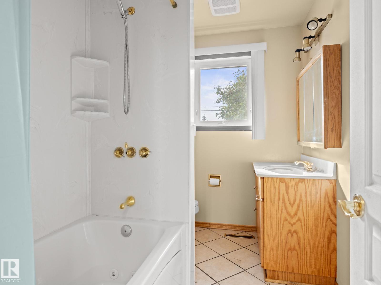 13207 133 Av Nw, Edmonton, Alberta  T6V 1A8 - Photo 17 - E4460456
