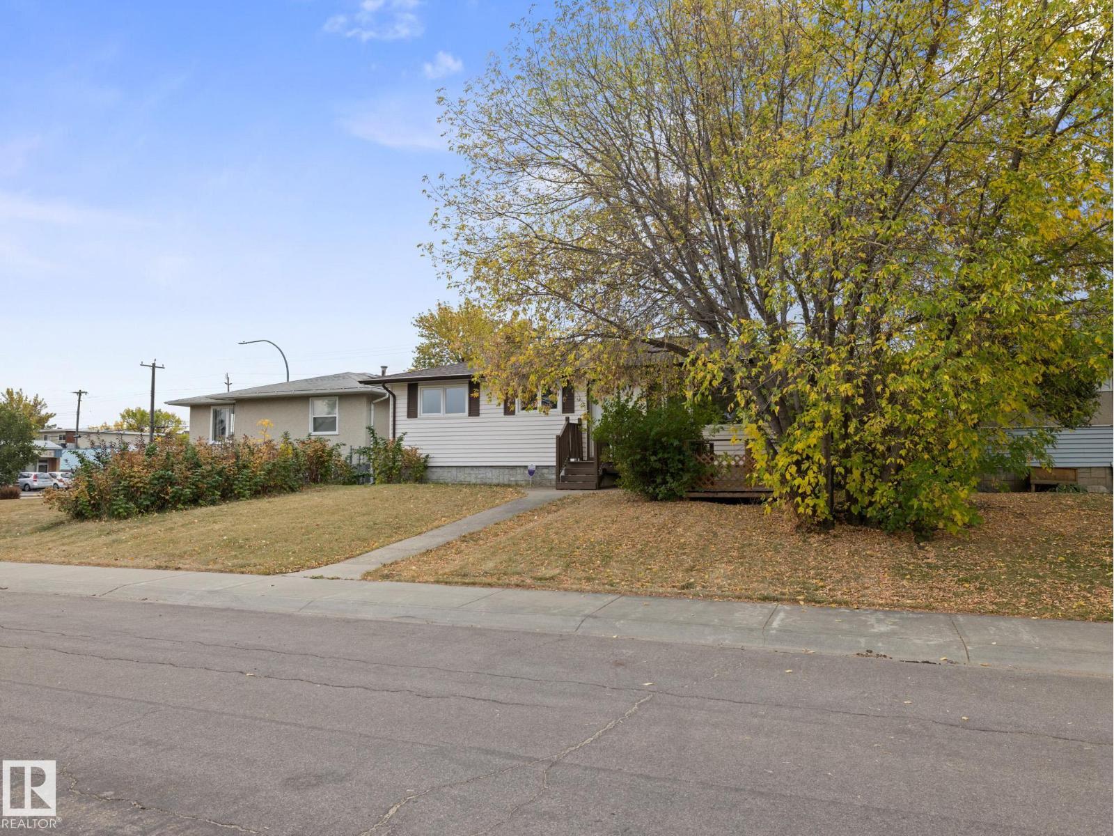 13207 133 Av Nw, Edmonton, Alberta  T6V 1A8 - Photo 2 - E4460456