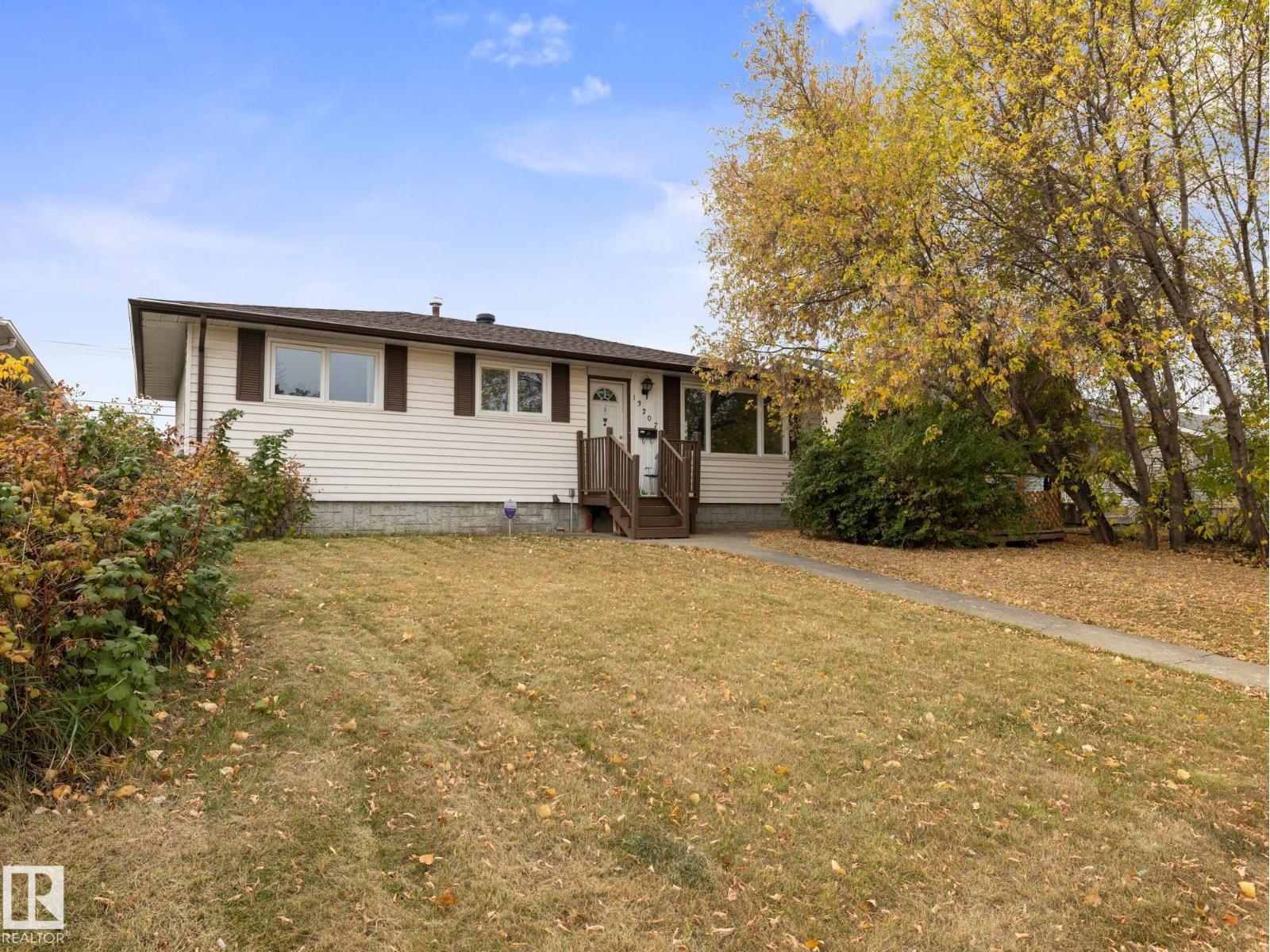 13207 133 Av Nw, Edmonton, Alberta  T6V 1A8 - Photo 3 - E4460456