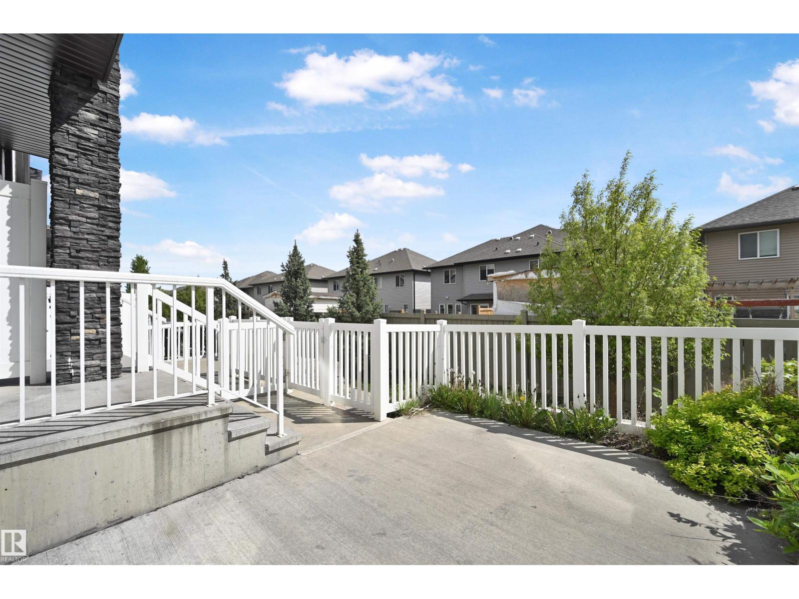 #3 2215 24 St Nw, Edmonton, Alberta  T6T 1A6 - Photo 3 - E4460457