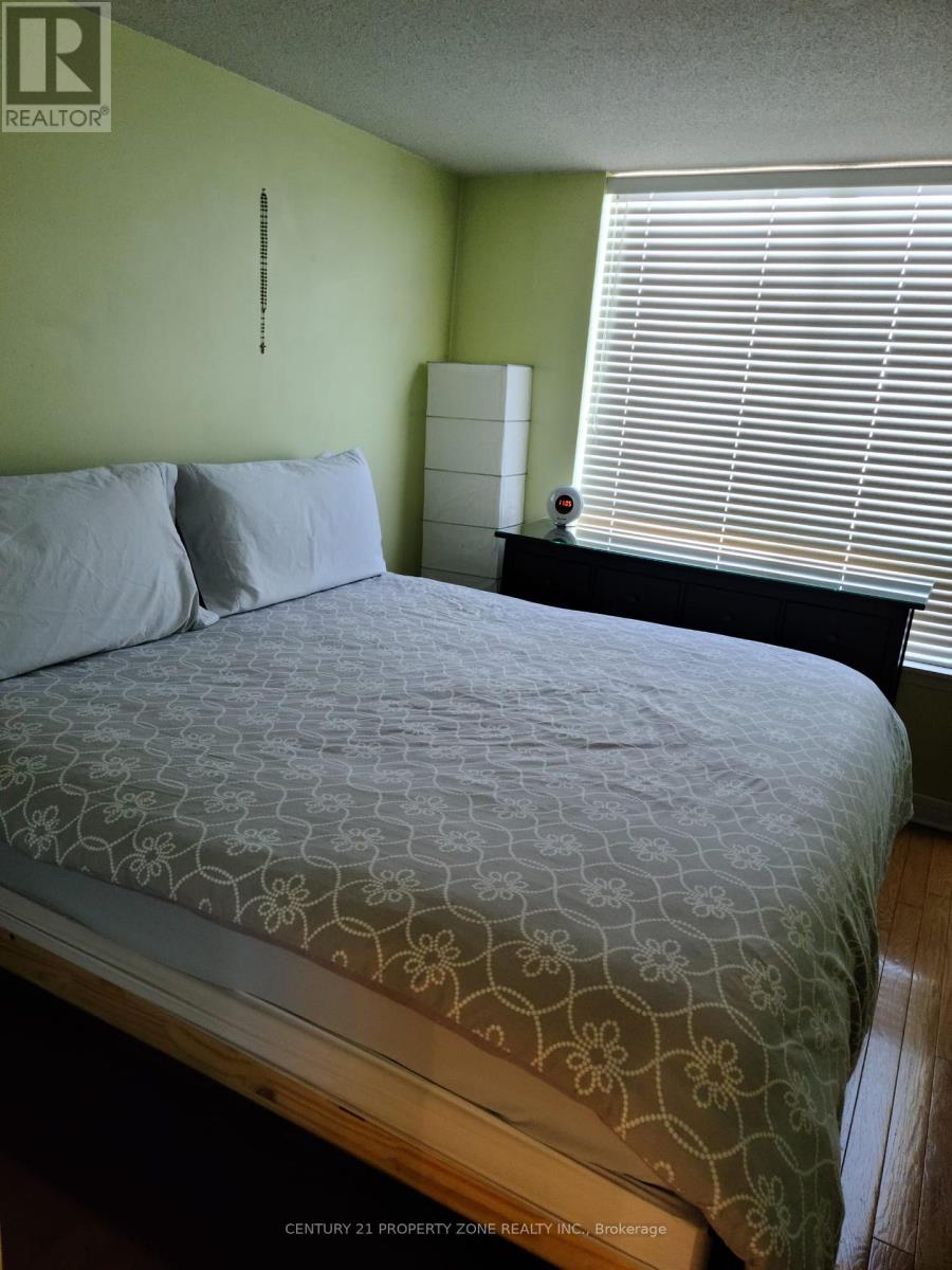 16 Harrison Garden Boulevard, Toronto, Ontario  M2N 7J6 - Photo 13 - C12440667