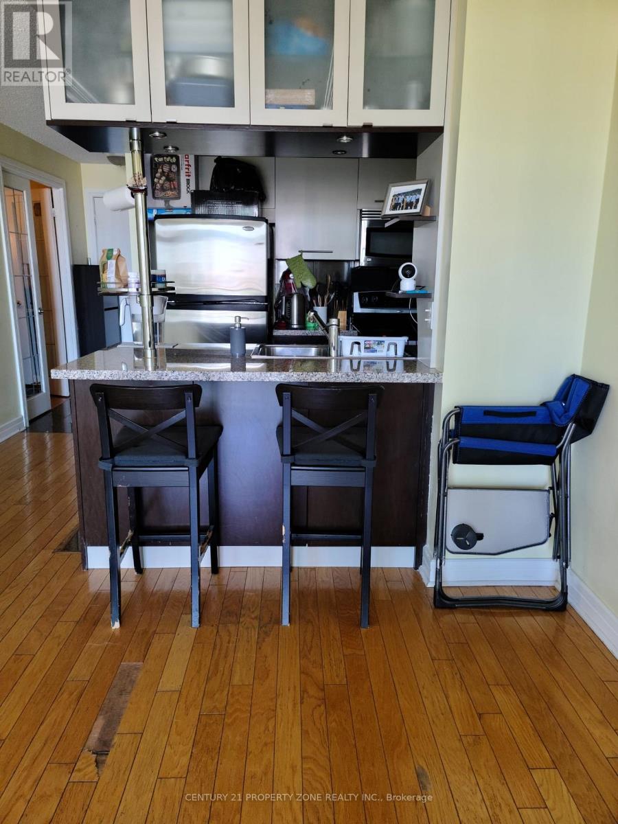16 Harrison Garden Boulevard, Toronto, Ontario  M2N 7J6 - Photo 2 - C12440667