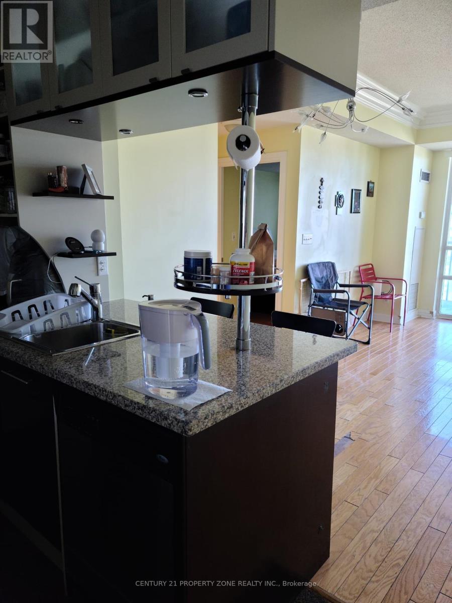 16 Harrison Garden Boulevard, Toronto, Ontario  M2N 7J6 - Photo 4 - C12440667