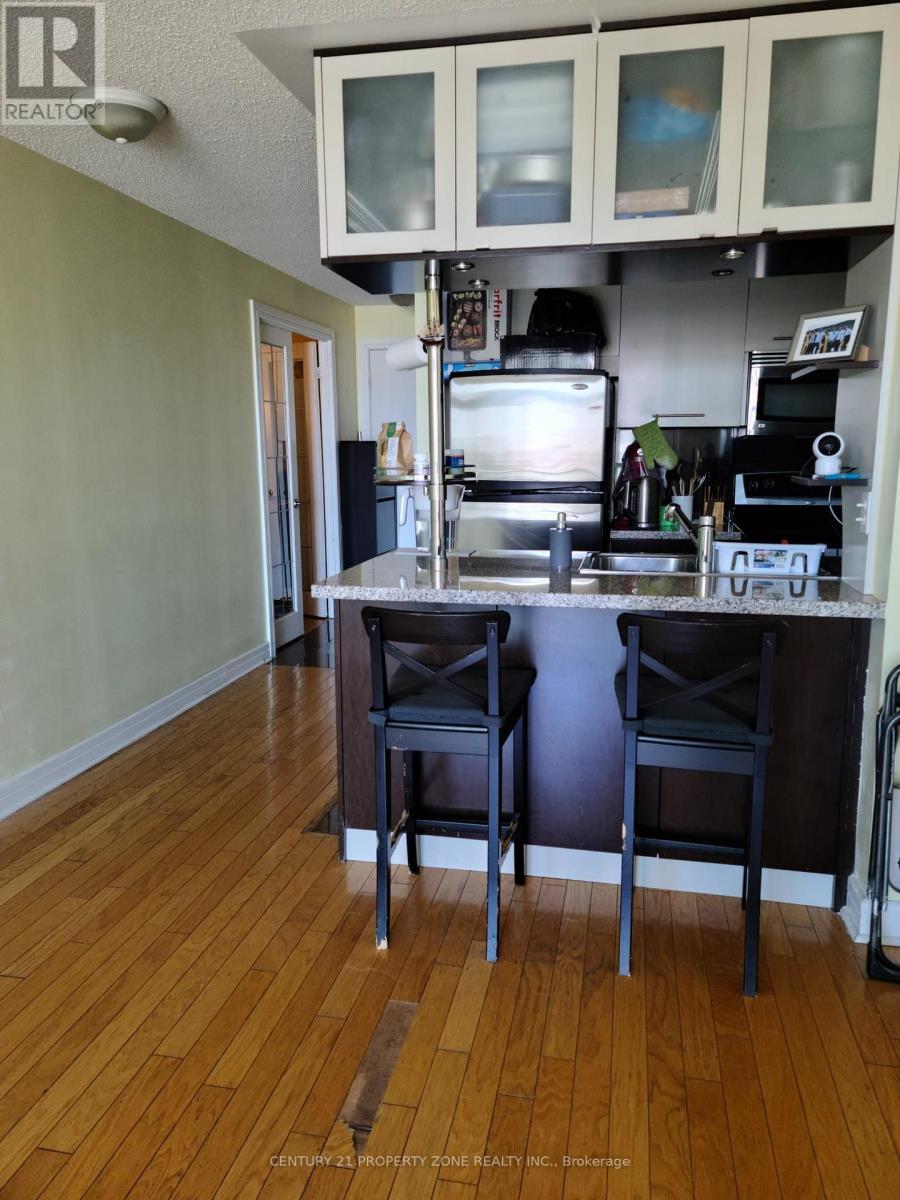 16 Harrison Garden Boulevard, Toronto, Ontario  M2N 7J6 - Photo 5 - C12440667
