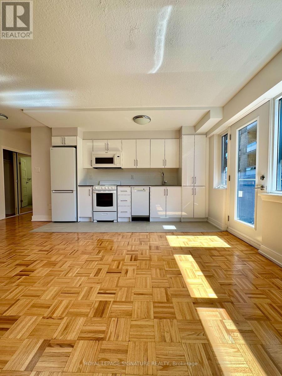 205 - 95 Lawton Boulevard, Toronto, Ontario  M4V 1Z8 - Photo 2 - C12440680