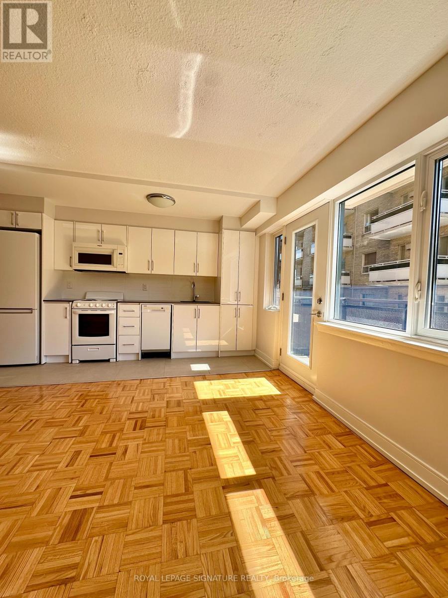 205 - 95 Lawton Boulevard, Toronto, Ontario  M4V 1Z8 - Photo 4 - C12440680