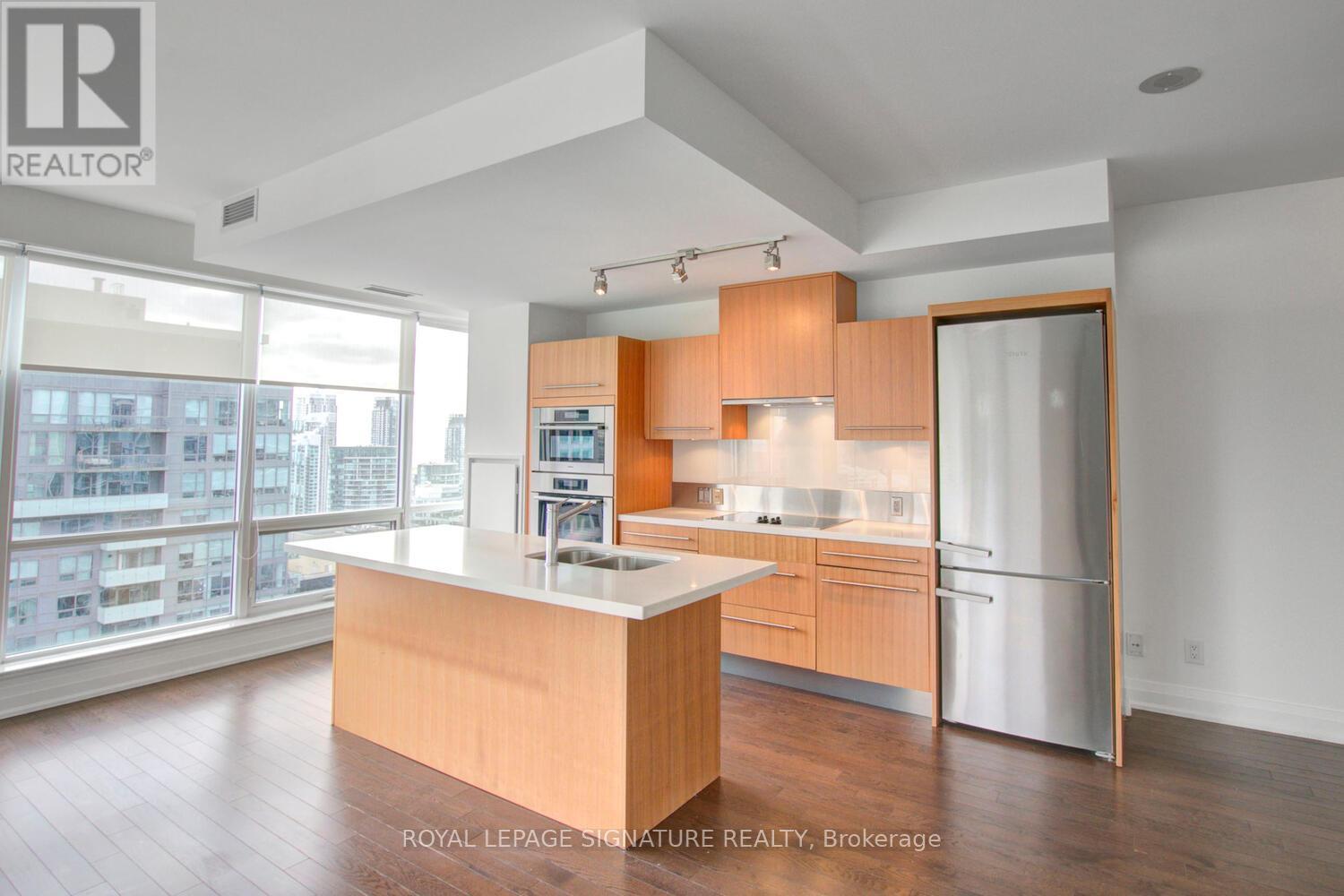 3211 - 80 John Street, Toronto, Ontario  M5V 3X4 - Photo 2 - C12440719
