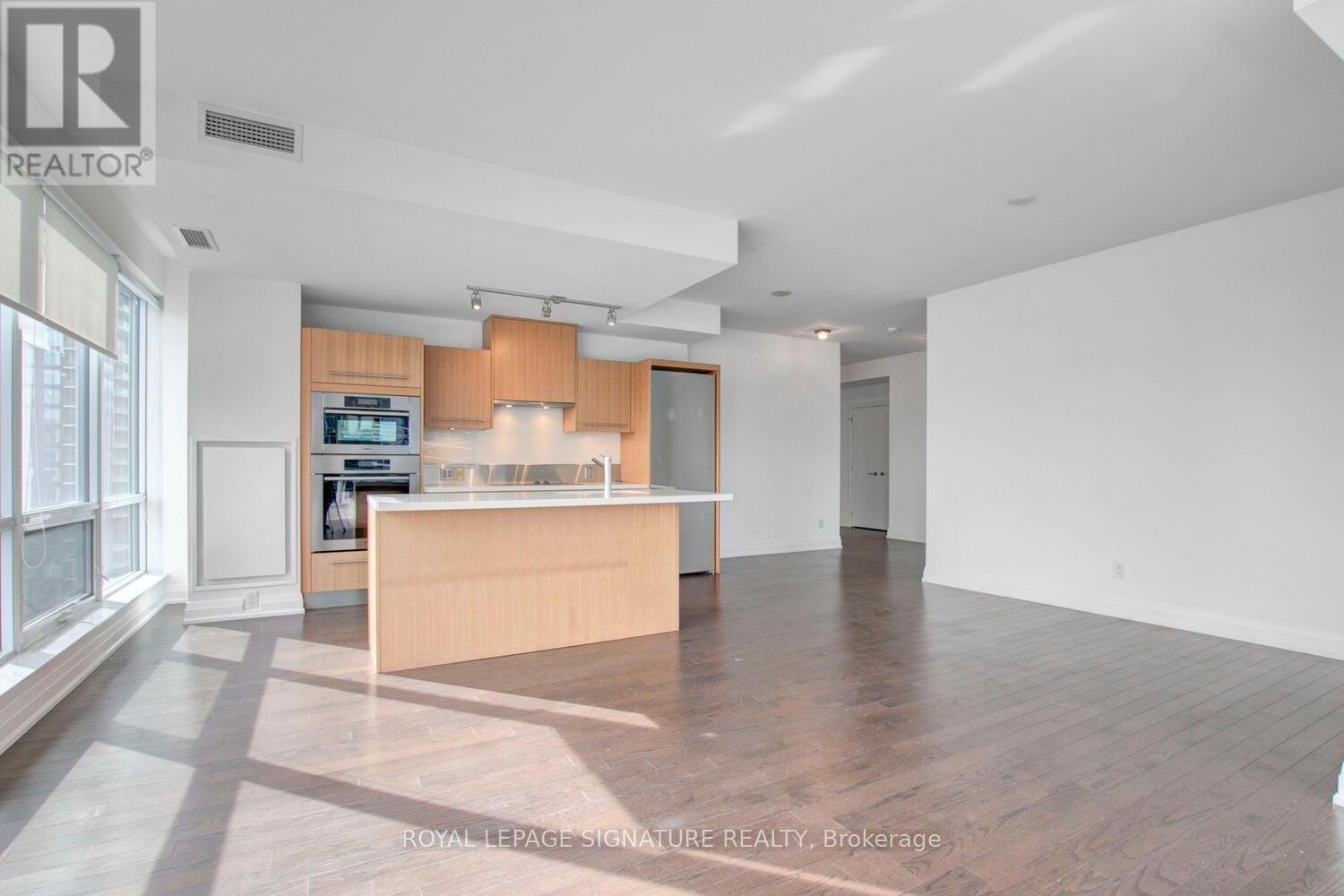3211 - 80 John Street, Toronto, Ontario  M5V 3X4 - Photo 8 - C12440719