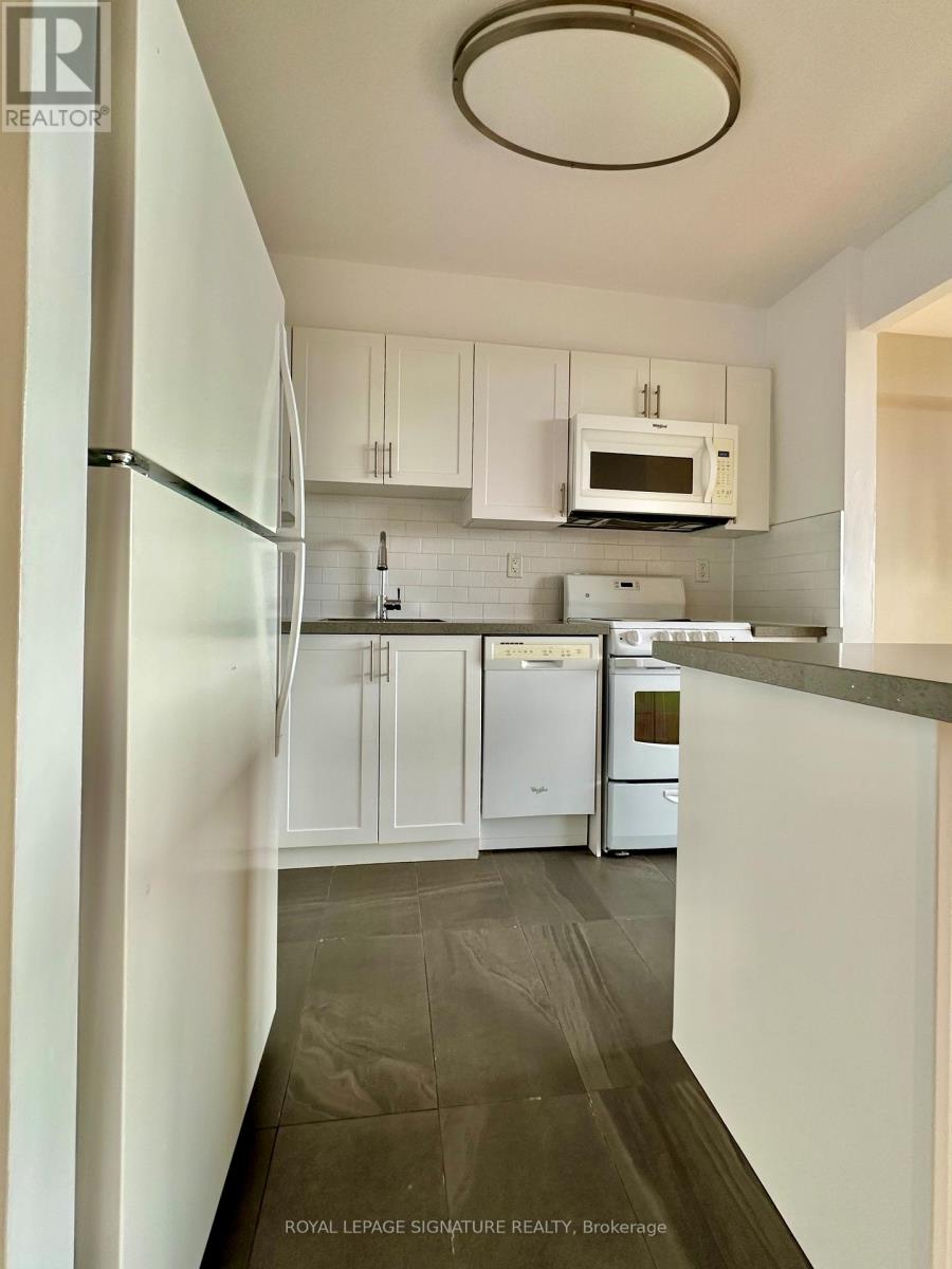 903 - 666 Spadina Avenue, Toronto, Ontario  M5S 2H8 - Photo 2 - C12440720