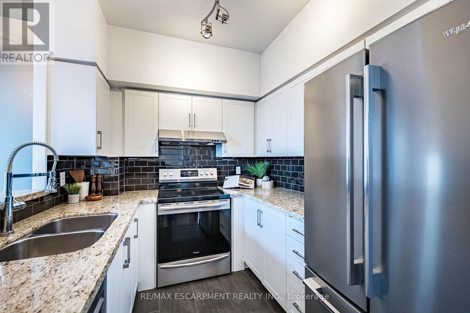 909 - 39 Parliament Street, Toronto, Ontario  M5A 4R2 - Photo 8 - C12440737