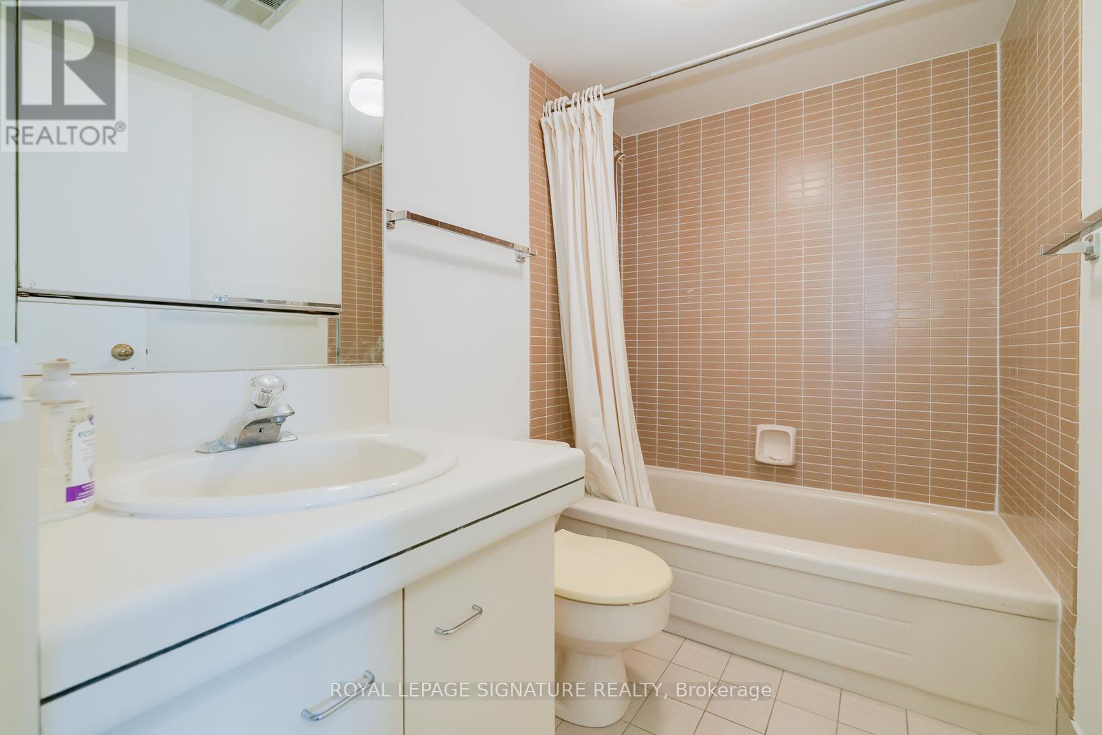 1304 - 260 Heath Street W, Toronto, Ontario  M5P 3L6 - Photo 33 - C12440750