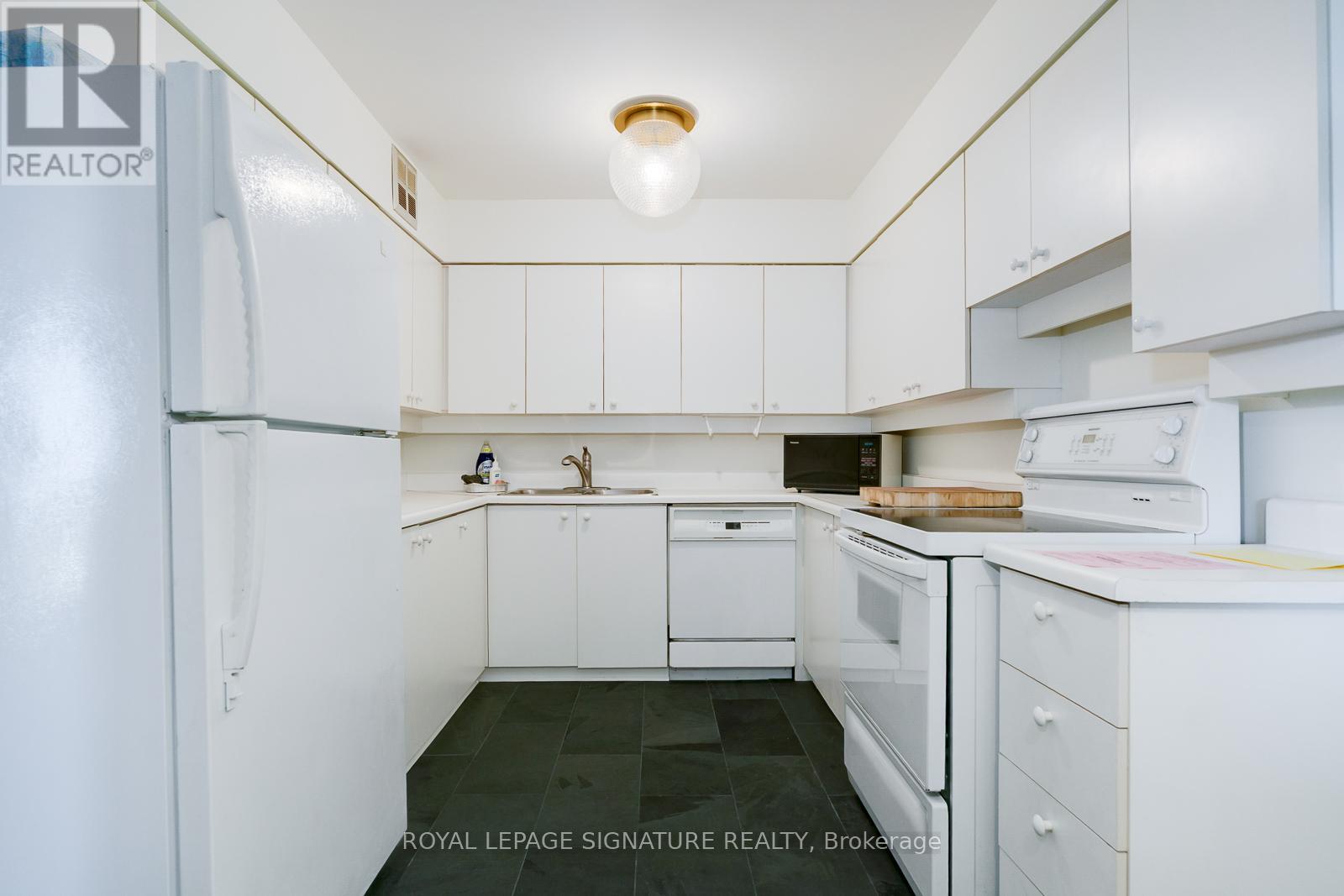 1304 - 260 Heath Street W, Toronto, Ontario  M5P 3L6 - Photo 8 - C12440750