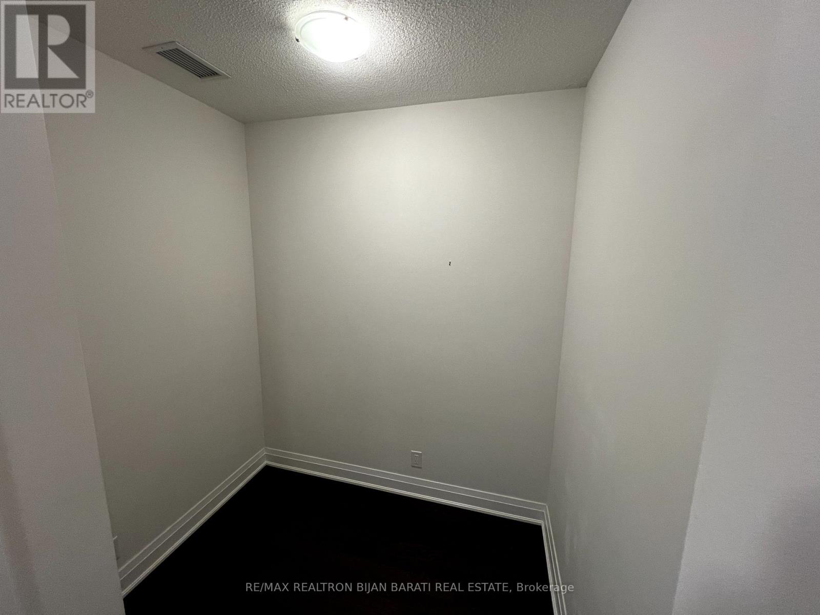 502 - 21 Clairtrell Road, Toronto, Ontario  M2N 0G8 - Photo 6 - C12440756
