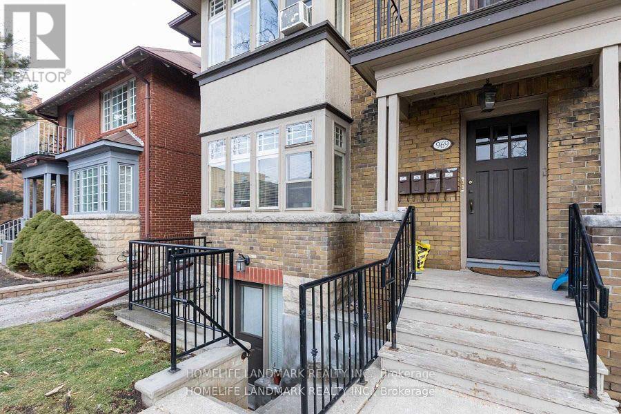 Main - 969 Avenue Road, Toronto, Ontario  M5P 2K9 - Photo 2 - C12440777