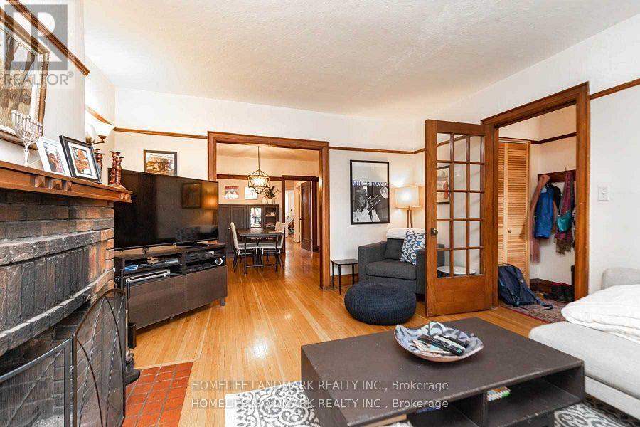 Main - 969 Avenue Road, Toronto, Ontario  M5P 2K9 - Photo 3 - C12440777