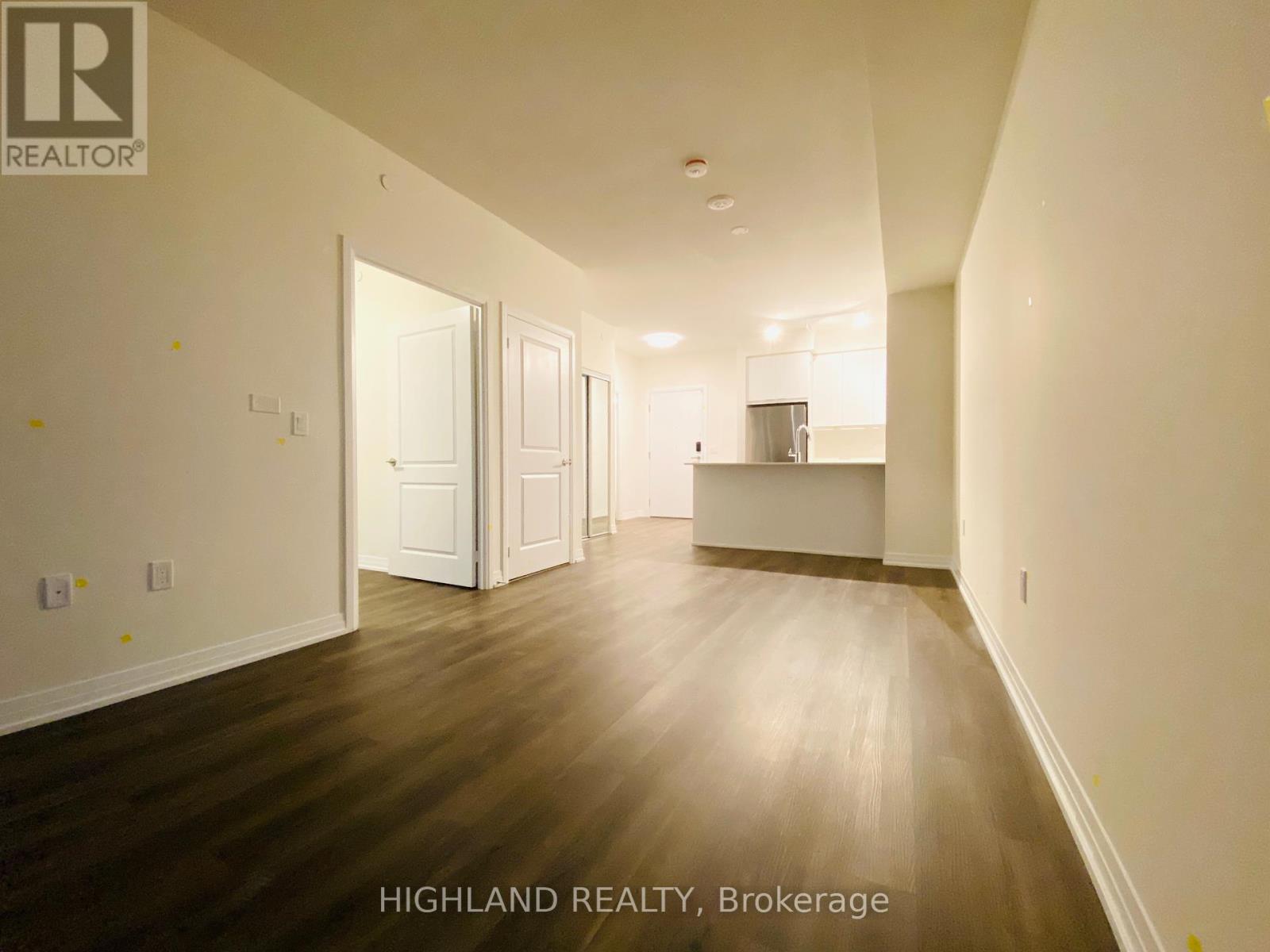 1308 - 15 Watergarden Drive, Mississauga, Ontario  L5R 1B2 - Photo 6 - W12439599