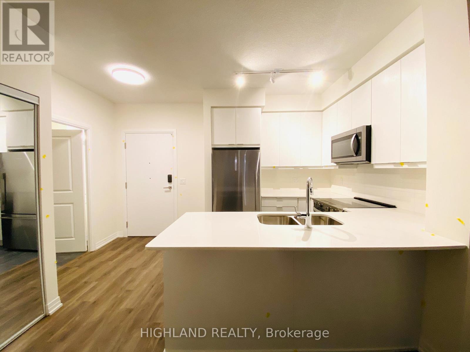 1308 - 15 Watergarden Drive, Mississauga, Ontario  L5R 1B2 - Photo 5 - W12439599