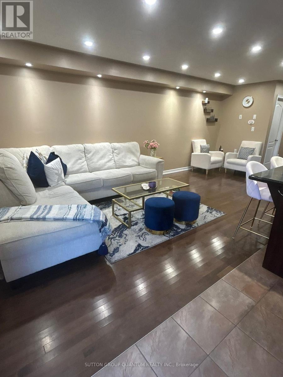 715 Grandview Street N, Oshawa, Ontario  L1K 2K1 - Photo 3 - E12440780