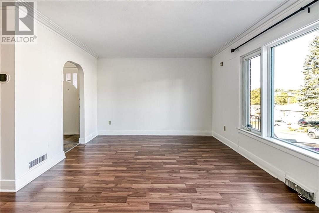 221 Kingsmount Boulevard, Sudbury, Ontario  P3E 1L1 - Photo 4 - 2125025