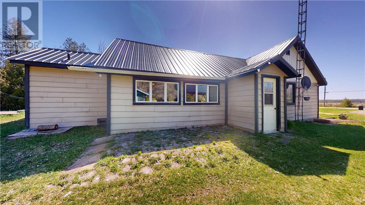 622 Campbell Rd, Evansville, Ontario  P0P 1E0 - Photo 12 - 2122240