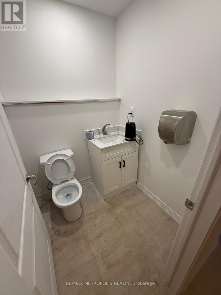 20 - 180 Steeles Avenue W, Vaughan (Crestwood-Springfarm-Yorkhill), Ontario  L4J 2L1 - Photo 12 - N12440696