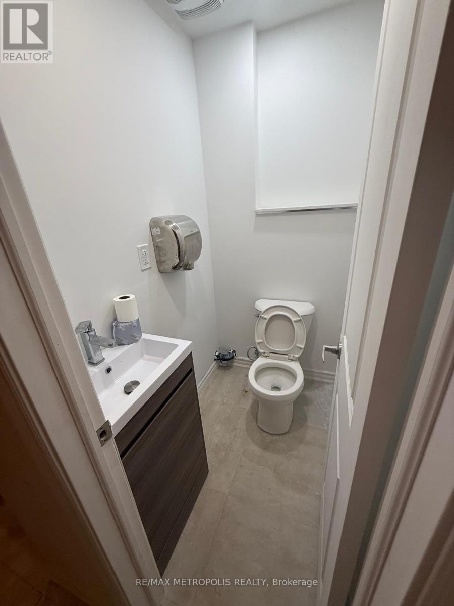 20 - 180 Steeles Avenue W, Vaughan (Crestwood-Springfarm-Yorkhill), Ontario  L4J 2L1 - Photo 17 - N12440696
