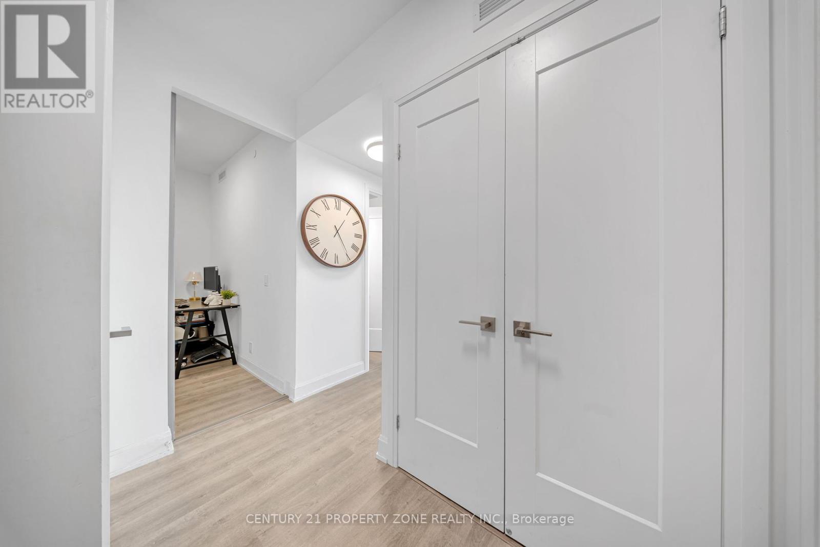 601 - 38 Gandhi Lane, Markham, Ontario  L3T 0G9 - Photo 4 - N12440736