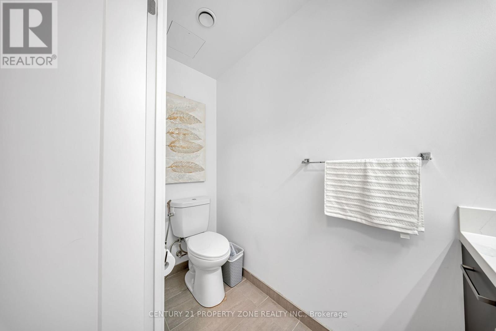 601 - 38 Gandhi Lane, Markham, Ontario  L3T 0G9 - Photo 5 - N12440736