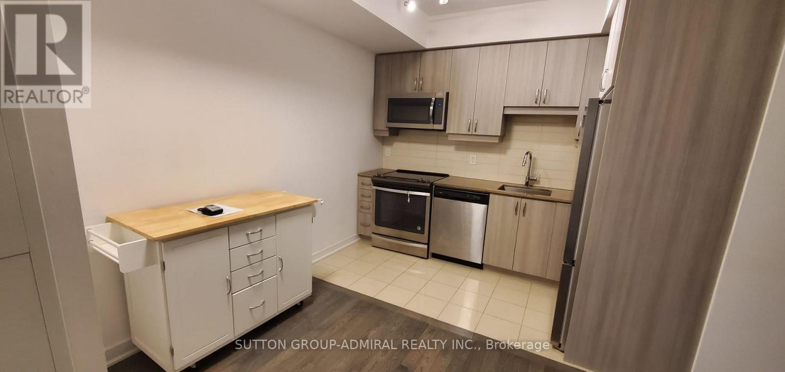 Ne403 - 9205 Yonge Street E, Richmond Hill, Ontario  L4C 1V5 - Photo 3 - N12440786
