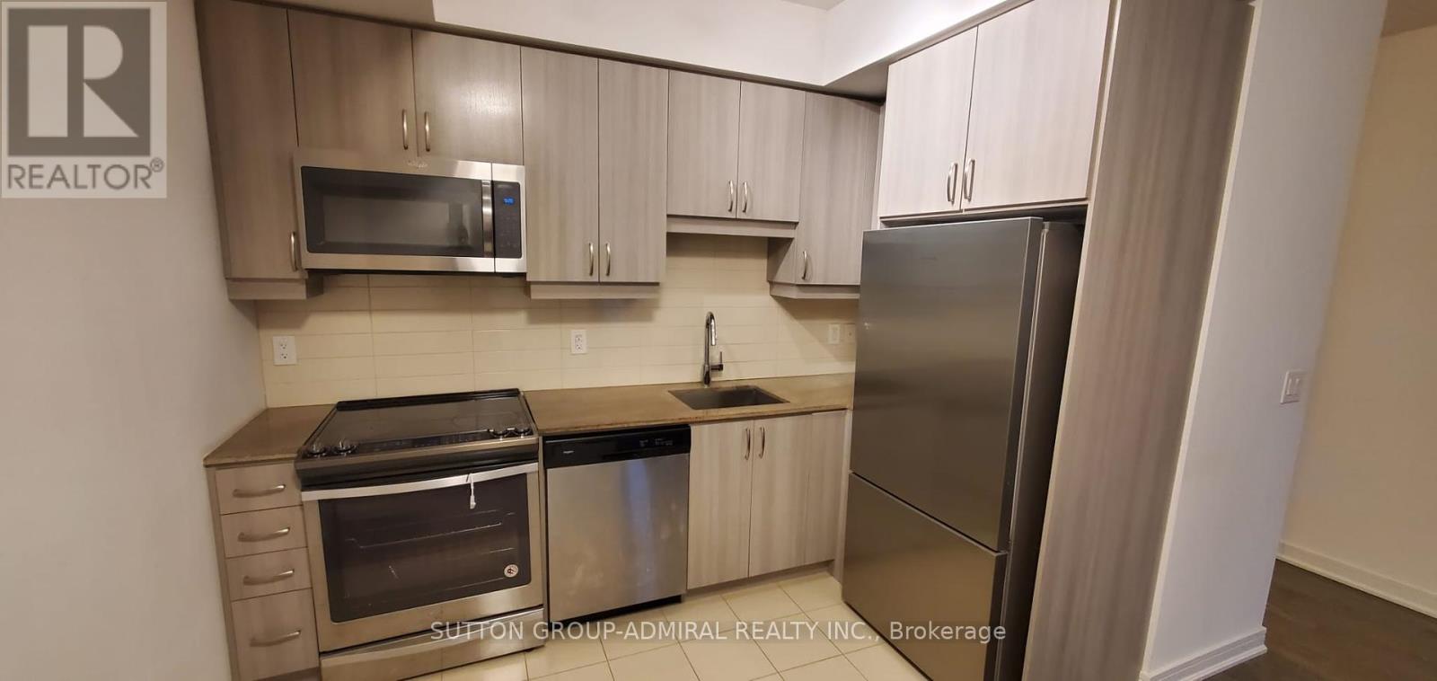 Ne403 - 9205 Yonge Street E, Richmond Hill, Ontario  L4C 1V5 - Photo 4 - N12440786