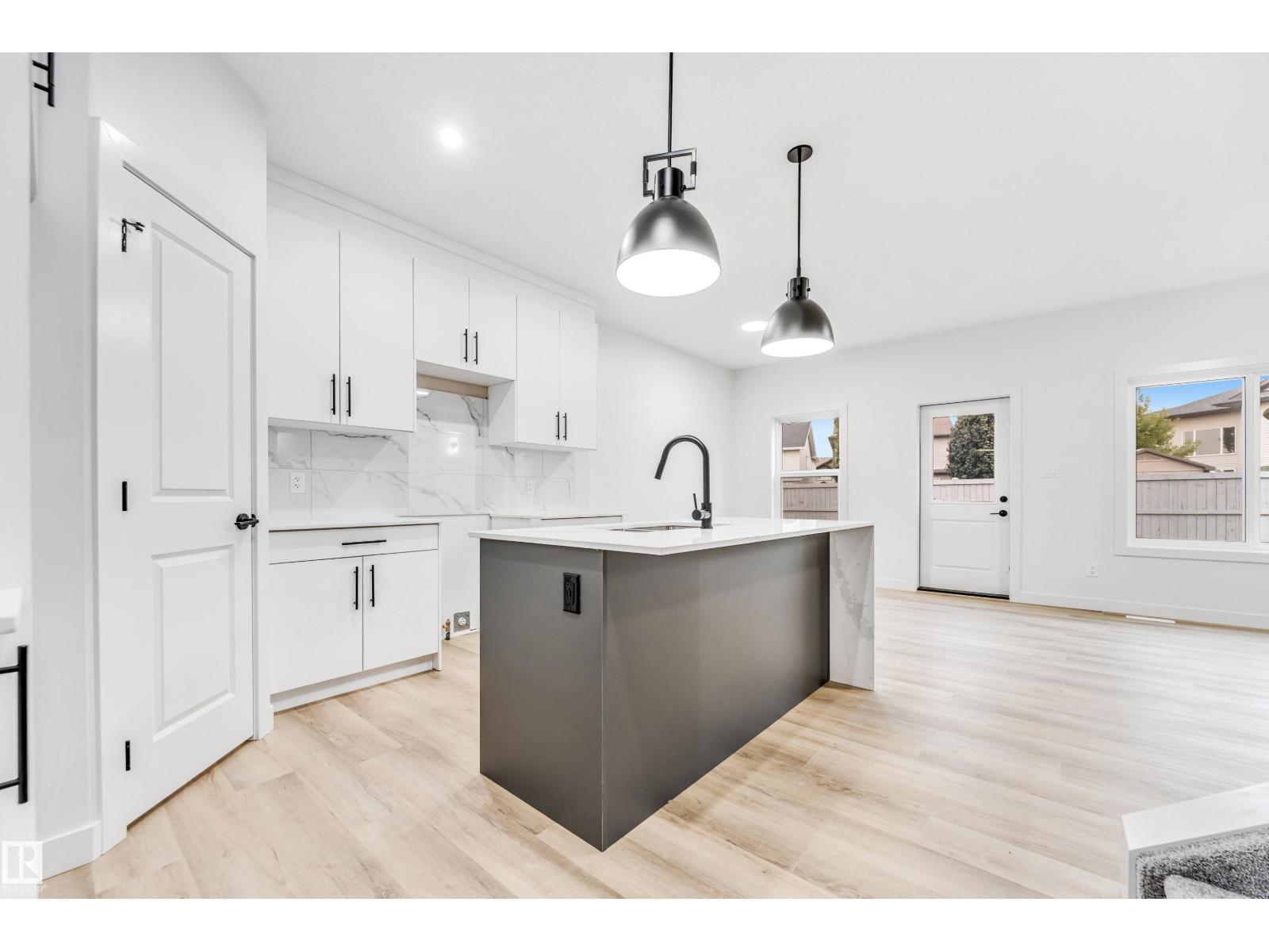 8723 181 Av Nw, Edmonton, Alberta  T5Z 0X2 - Photo 7 - E4460466
