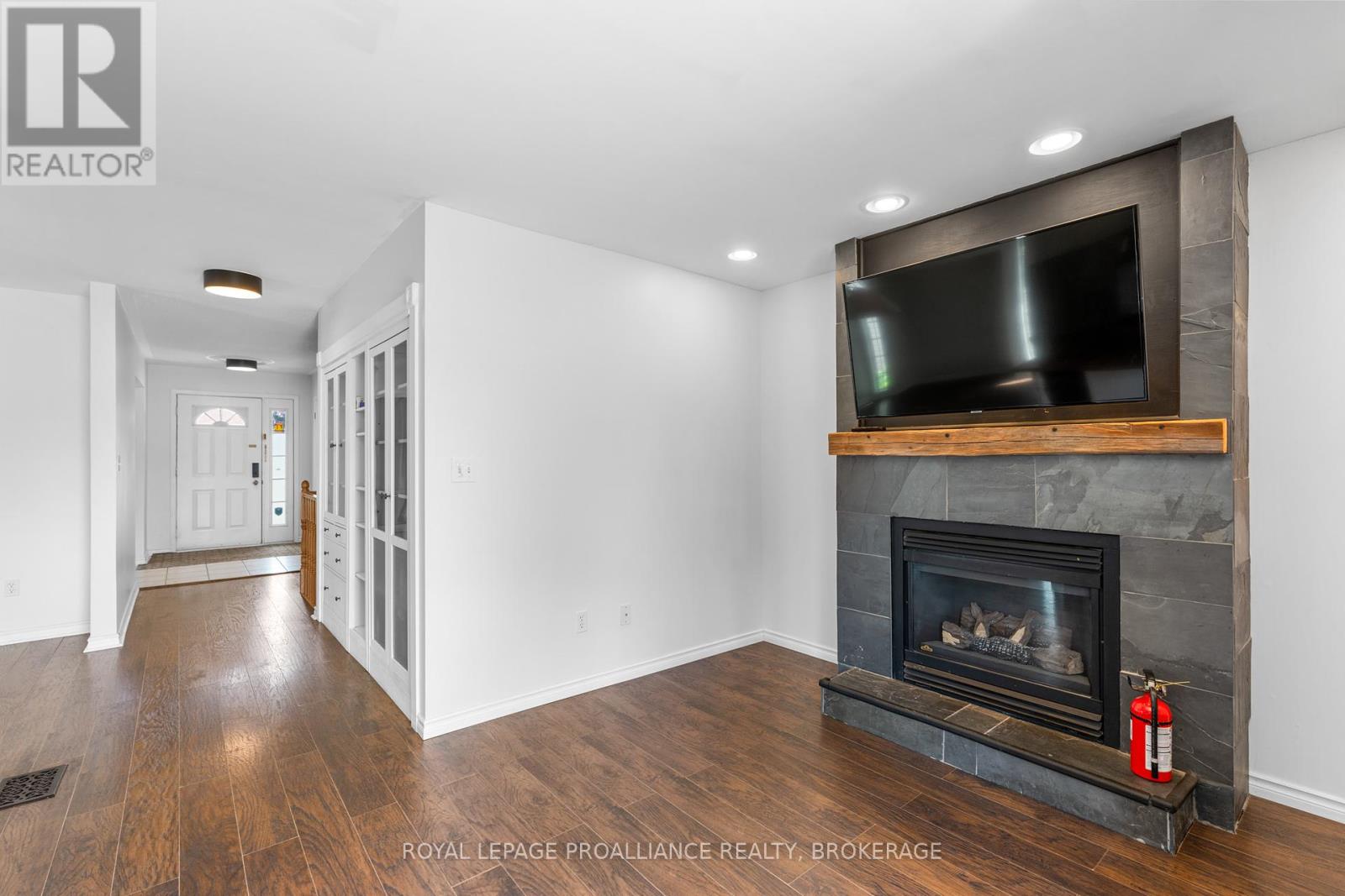 343 Sunrise Crescent, Kingston (East Gardiners Rd), Ontario  K7M 8A5 - Photo 10 - X12440828
