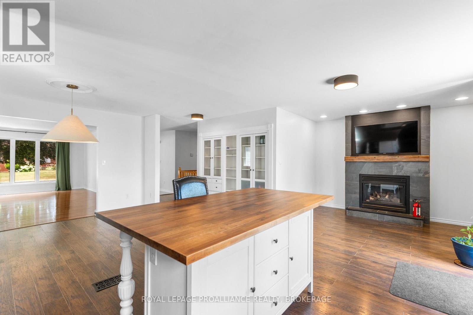 343 Sunrise Crescent, Kingston (East Gardiners Rd), Ontario  K7M 8A5 - Photo 12 - X12440828