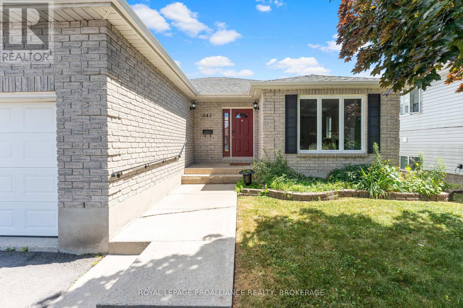 343 Sunrise Crescent, Kingston (East Gardiners Rd), Ontario  K7M 8A5 - Photo 2 - X12440828