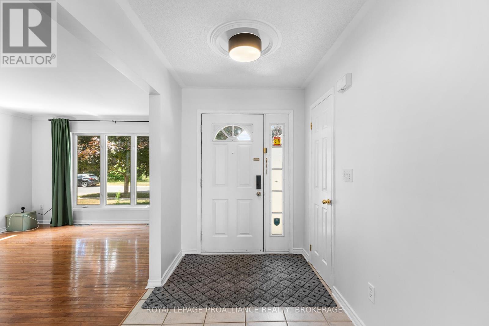 343 Sunrise Crescent, Kingston (East Gardiners Rd), Ontario  K7M 8A5 - Photo 3 - X12440828